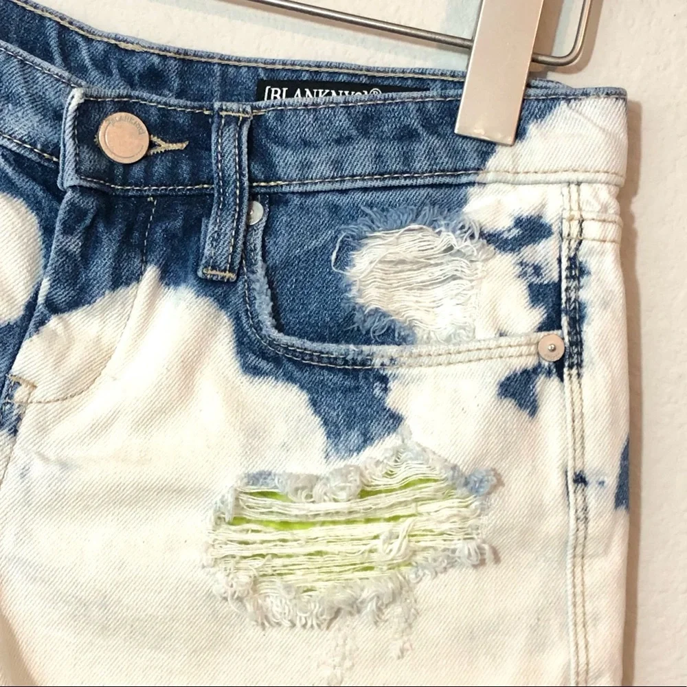 \Blank NYC\• The Essex Classic Cutoff Shorts